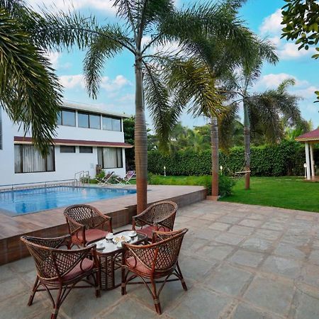 White Coco House 4Bhk Villa Nāsik Eksteriør bilde