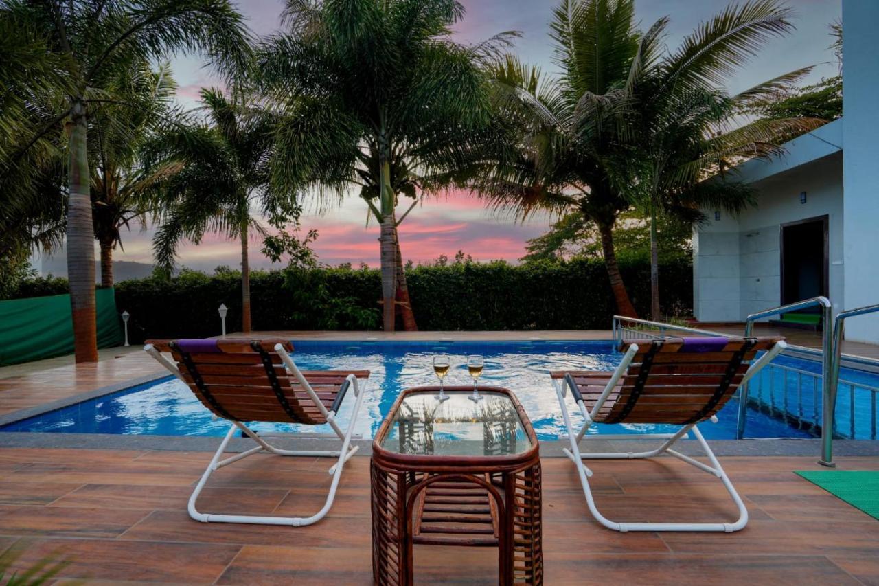 White Coco House 4Bhk Villa Nāsik Eksteriør bilde