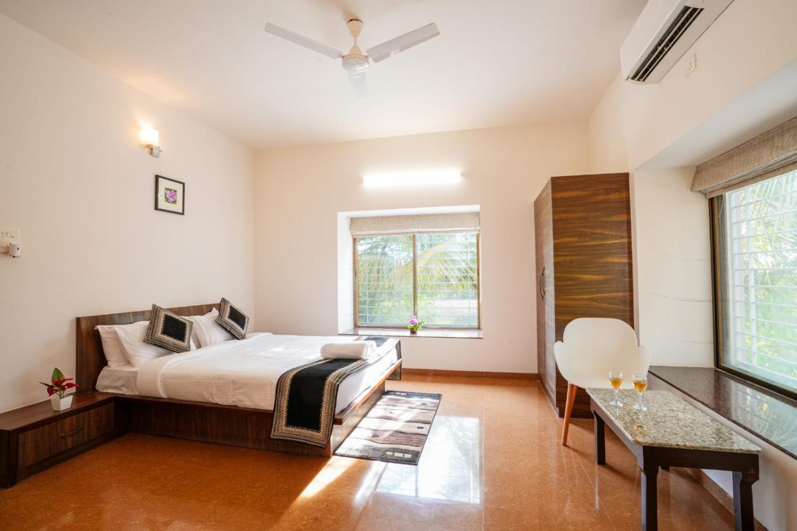 White Coco House 4Bhk Villa Nāsik Eksteriør bilde