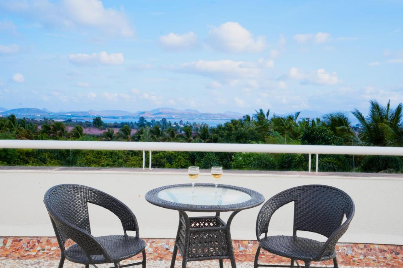 White Coco House 4Bhk Villa Nāsik Eksteriør bilde